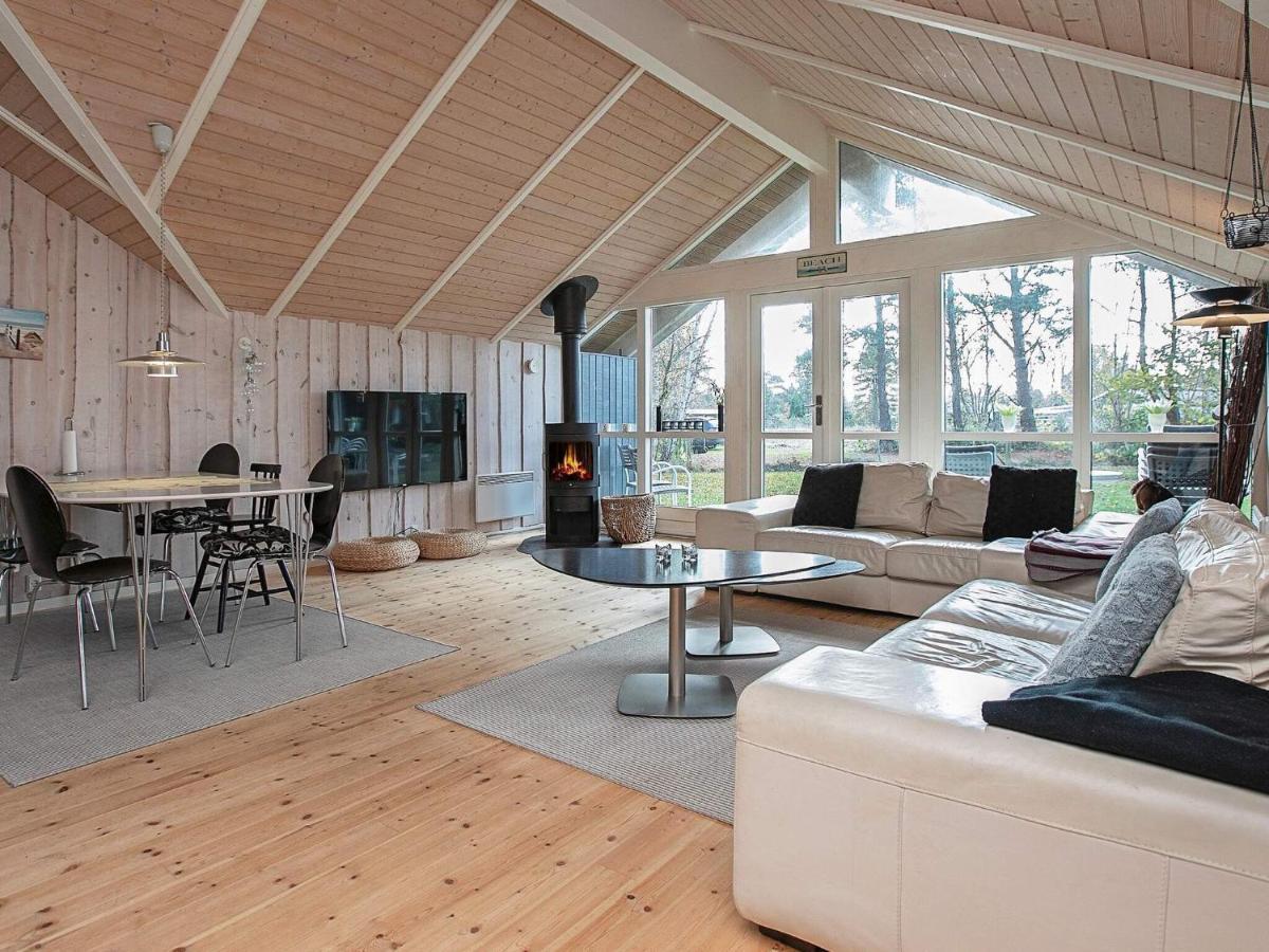 Four-Bedroom Holiday Home In Vaeggerlose 8 Bøtø By Exterior foto