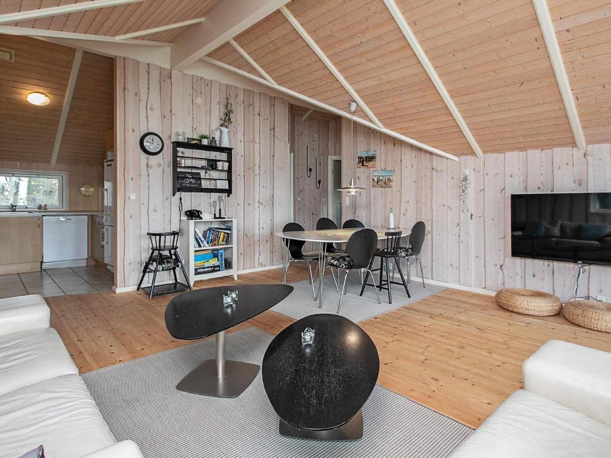 Four-Bedroom Holiday Home In Vaeggerlose 8 Bøtø By Exterior foto